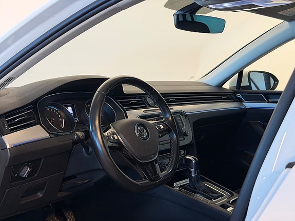 Volkswagen Passat 9 of 20