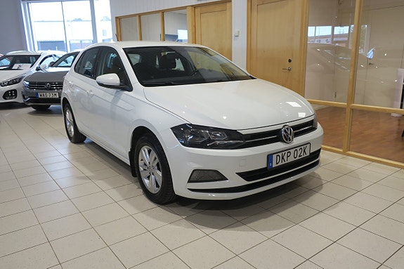 Volkswagen Polo 2 of 8
