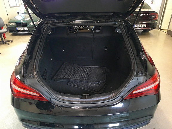 Mercedes-Benz CLA200 10 of 12