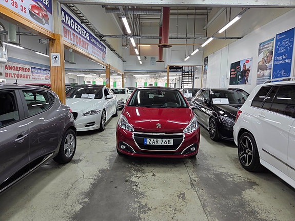 Peugeot 208 6 of 15