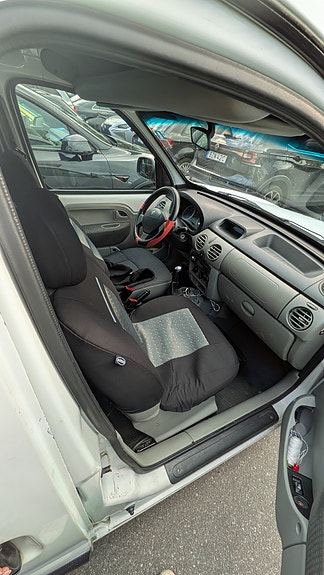 Renault Kangoo Express 9 of 10