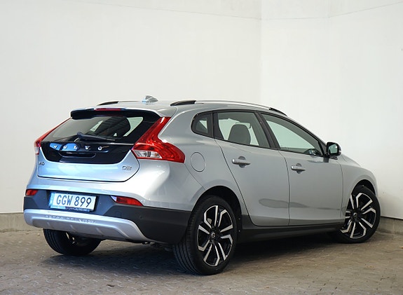 Volvo V40 Cross Country 4 of 12