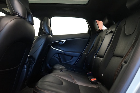 Volvo V40 Cross Country 10 of 12