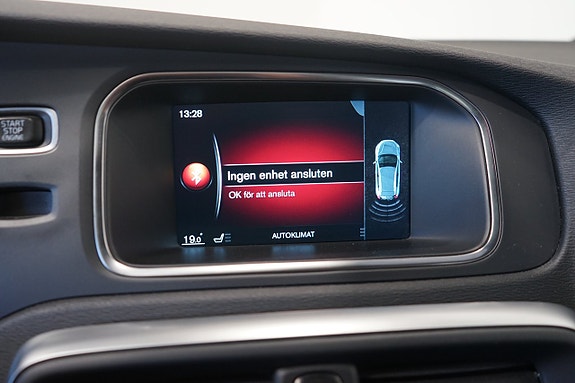 Volvo V40 Cross Country 8 of 12