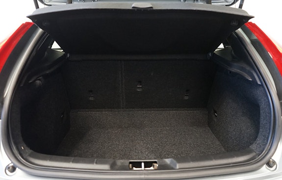 Volvo V40 Cross Country 12 of 12