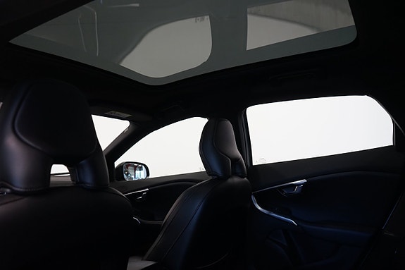 Volvo V40 Cross Country 11 of 12