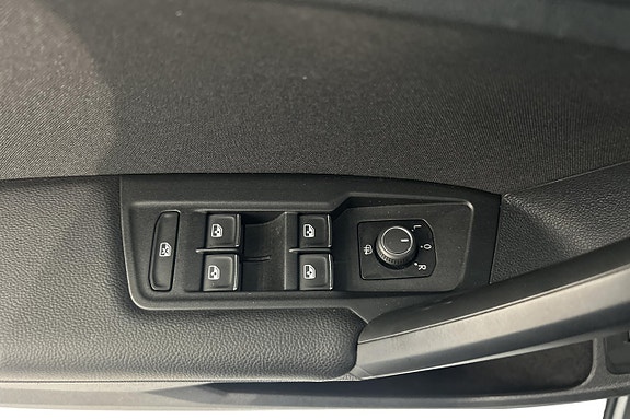 Volkswagen Tiguan 21 of 30