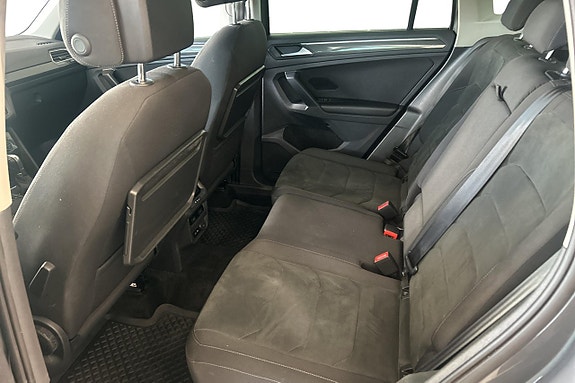 Volkswagen Tiguan 16 of 30