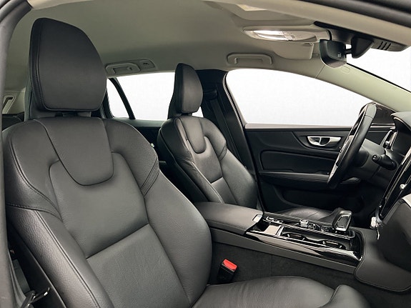 Volvo V60 11 of 30