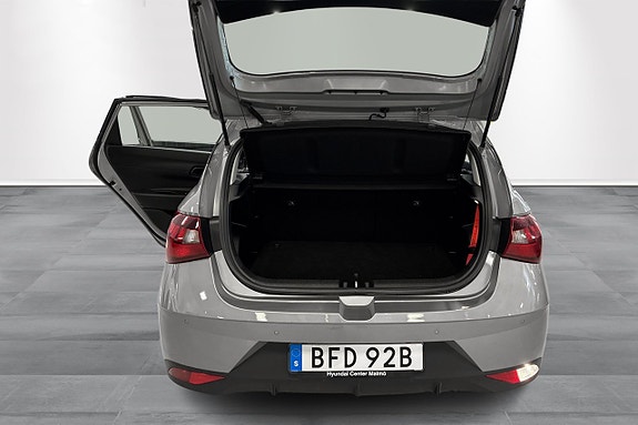Hyundai i20 8 of 12