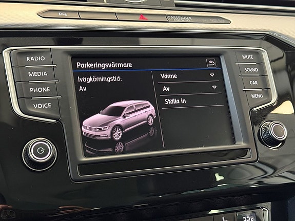 Volkswagen Passat Alltrack 19 of 25