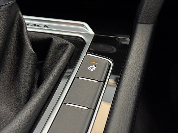 Volkswagen Passat Alltrack 20 of 25