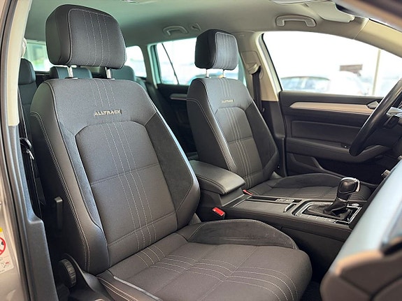 Volkswagen Passat Alltrack 12 of 25