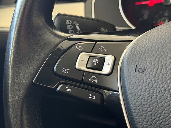 Volkswagen Passat Alltrack 15 of 25