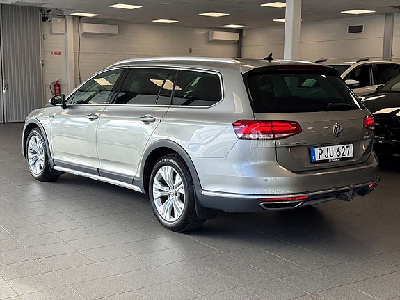 Volkswagen Passat Alltrack 5 of 25