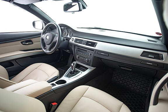 BMW 335i 19 of 30