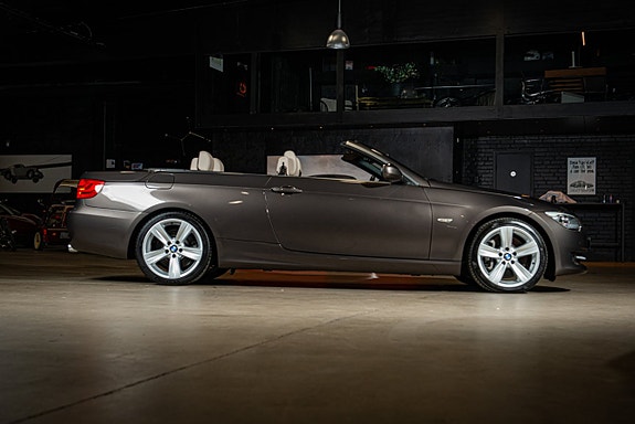 BMW 335i 9 of 30