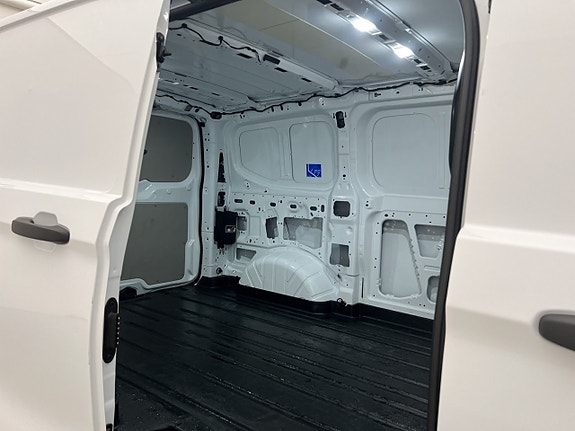 Ford Transit Custom 12 of 25