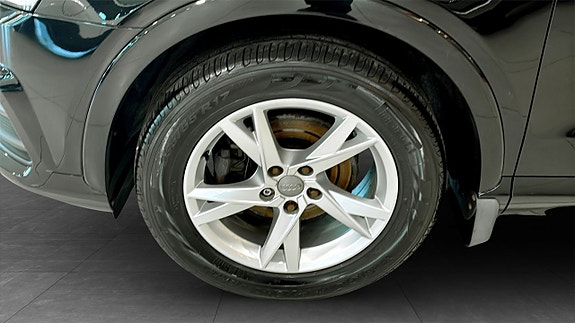 Audi Q3 9 of 12