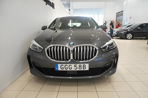 BMW 118i 4 of 13
