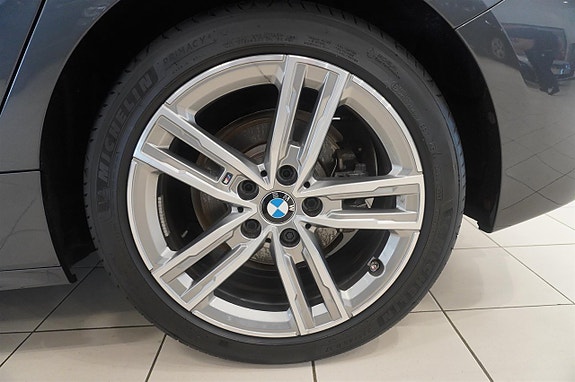 BMW 118i 7 of 13