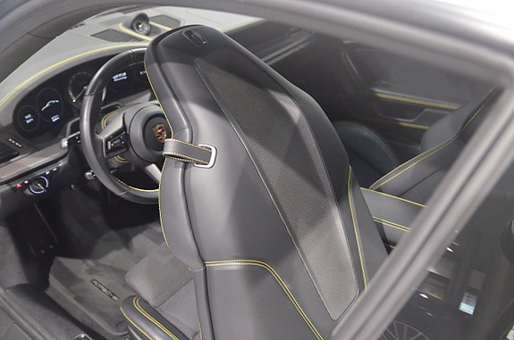 Porsche 911 GT3 13 of 22