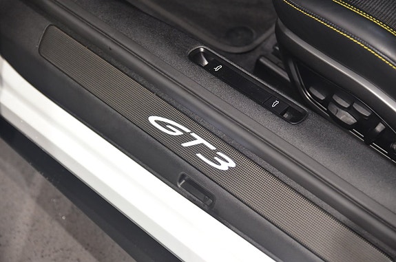 Porsche 911 GT3 20 of 22