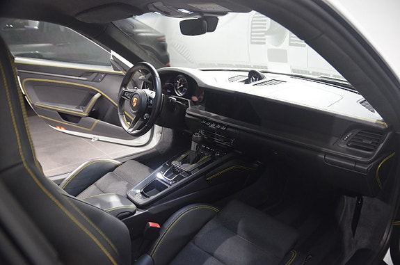 Porsche 911 GT3 12 of 22