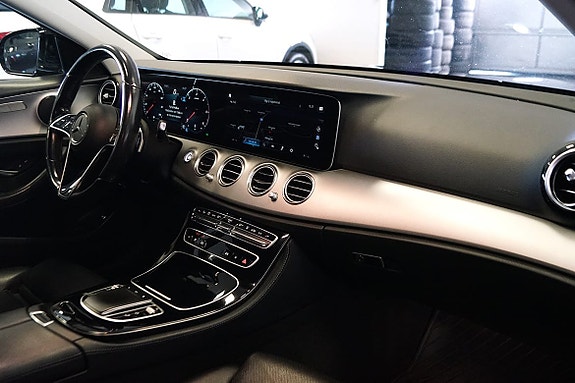 Mercedes-Benz E220 16 of 19