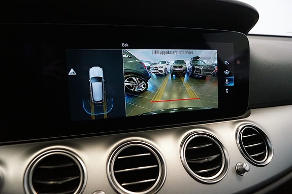 Mercedes-Benz E220 13 of 19