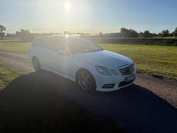 Mercedes-Benz E350 4 of 14