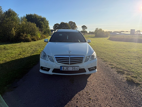 Mercedes-Benz E350 3 of 14