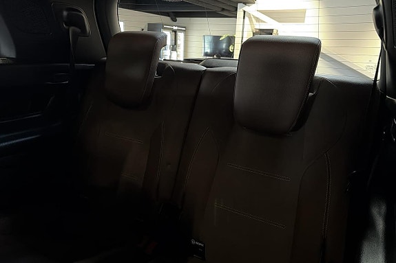 Mercedes-Benz GLB200 17 of 27