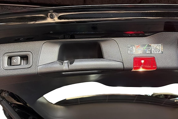 Mercedes-Benz GLB200 18 of 27
