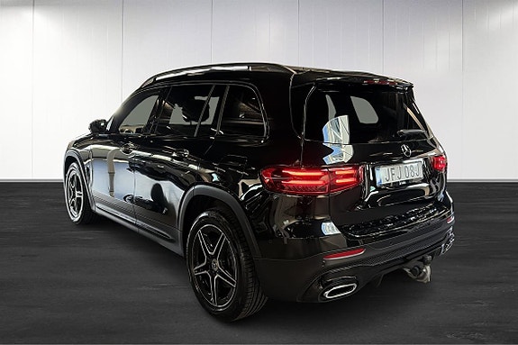 Mercedes-Benz GLB200 3 of 27