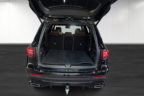 Mercedes-Benz GLB200 16 of 27