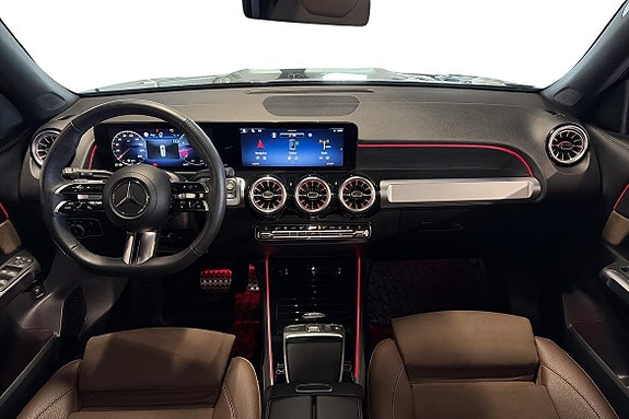 Mercedes-Benz GLB200 8 of 27