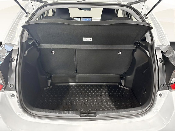 Toyota Yaris 13 of 19
