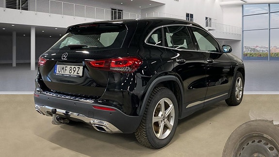 Mercedes-Benz GLA250 e 3 of 6