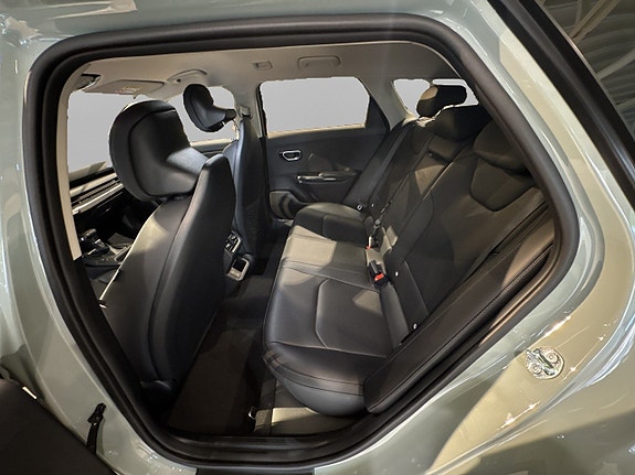 Kia K4 9 of 20