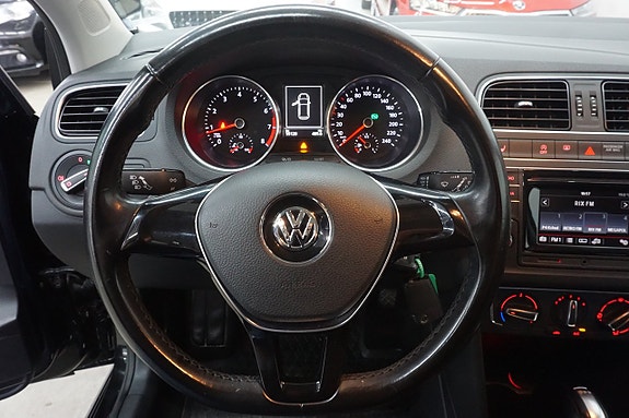 Volkswagen Polo 13 of 15