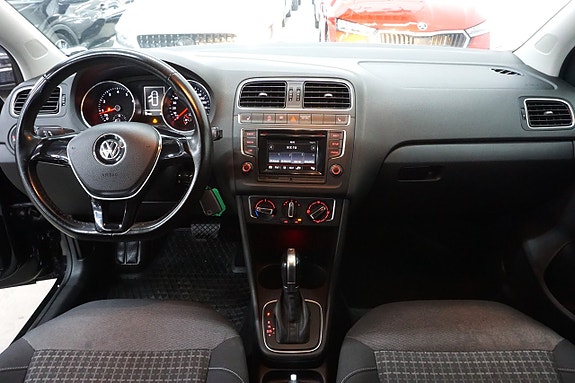Volkswagen Polo 11 of 15