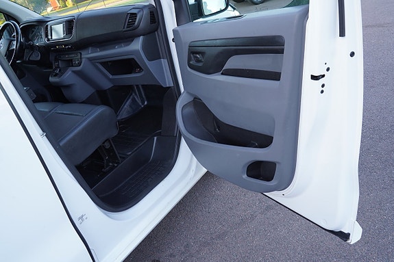 Opel Vivaro 18 of 27