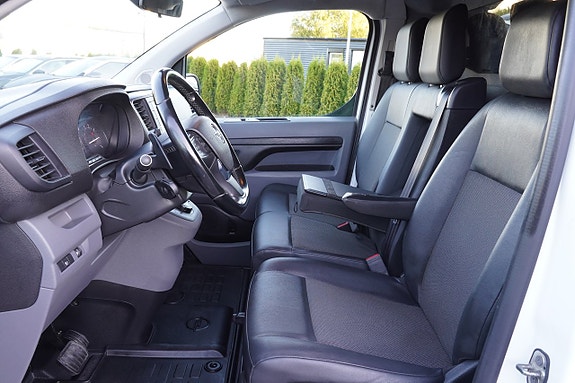 Opel Vivaro 10 of 27