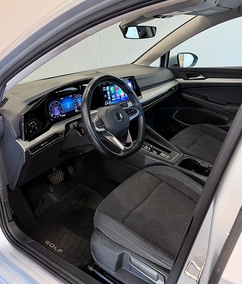 Volkswagen Golf VIII 8 of 13