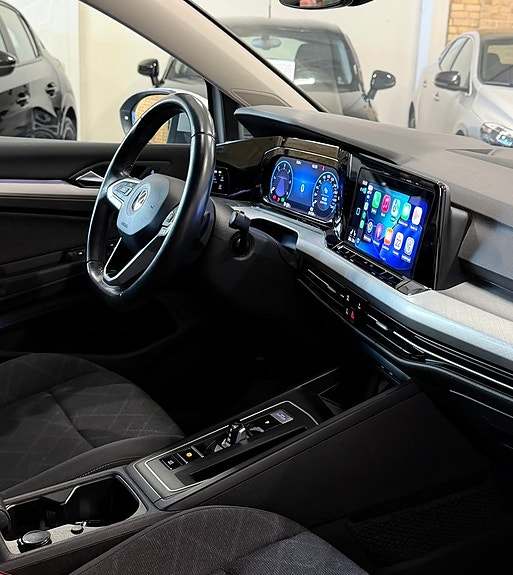 Volkswagen Golf VIII 11 of 13