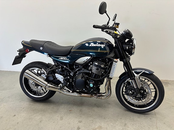Kawasaki Z900 RS Nu hemma i butiken 2 of 13