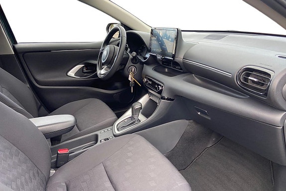 Toyota Yaris 7 of 21
