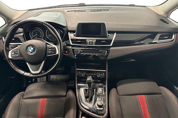 BMW 218d 14 of 25