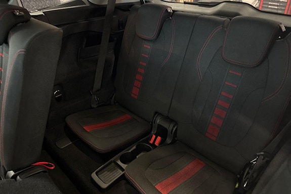 BMW 218d 13 of 25